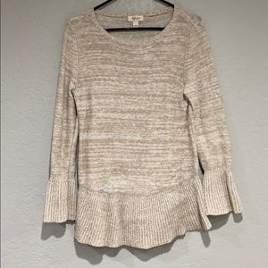 Cute Top Flowy at the bottom and sleeves